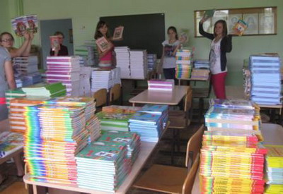Подготовка к новому 2012 - 2013 учебному году  в городе Шумерле: поступили учебники для начальной школы